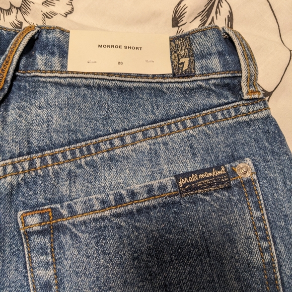 7 for all Mankind Monroe Cutoff Shorts, Size 23 - Picture 8 of 8